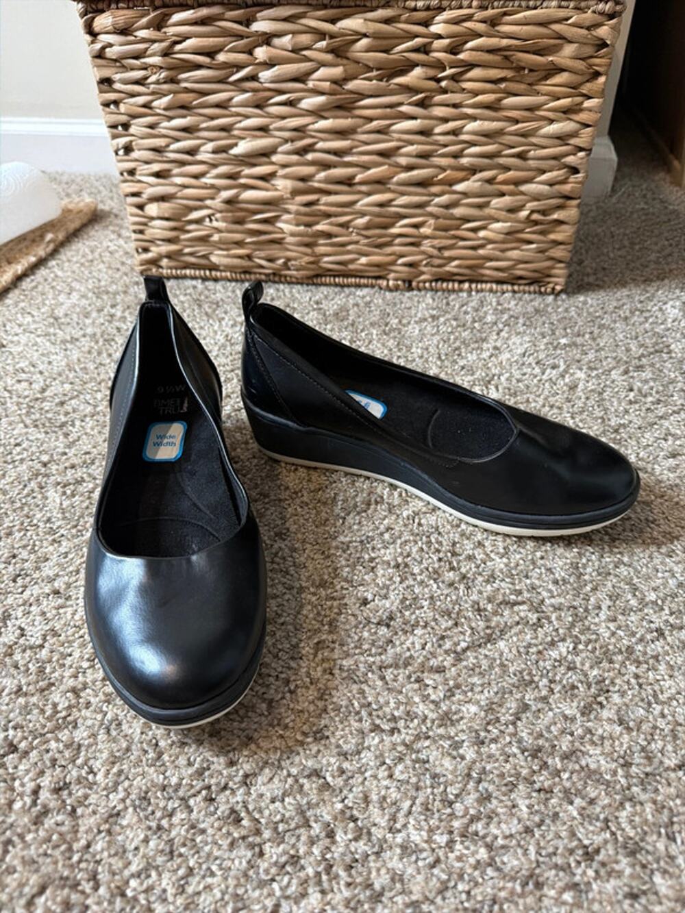 Time and true black vegan leather wedge 9.5 W